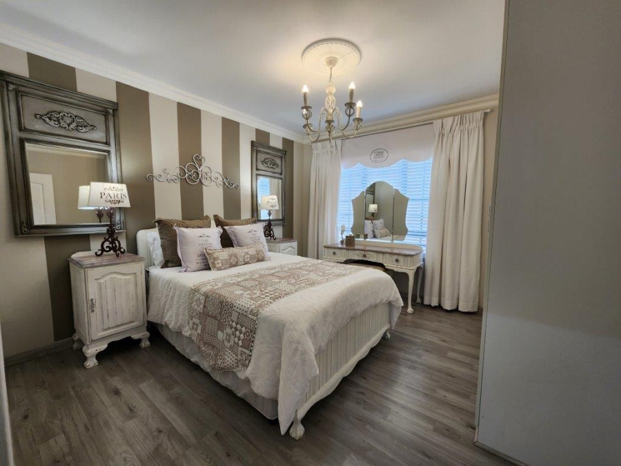 3 Bedroom Property for Sale in Vakansieplaas Western Cape